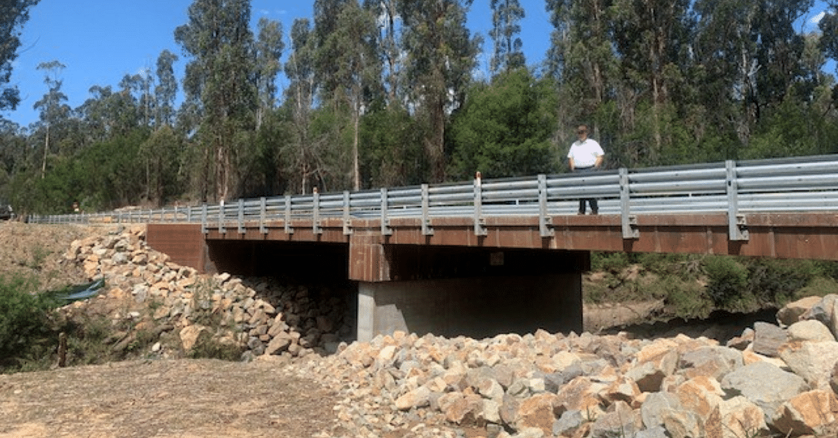 Mayor and bridge.