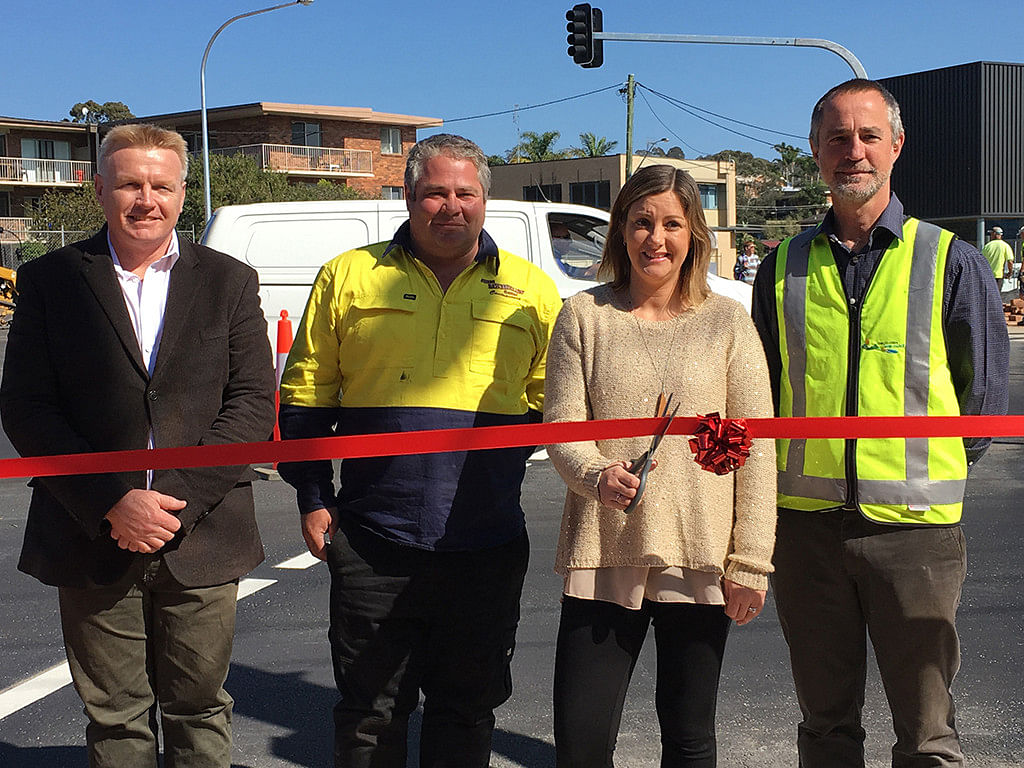 Terry Dodds (Director Transport and Utilities), Bill Michelin (John Michelin & Son Pty Ltd), Cr Kristy McBain (Bega Valley Shire Council Mayor) and David Buckley (Project Engineer) at the official opening of the Merimbula CBD Bypass.