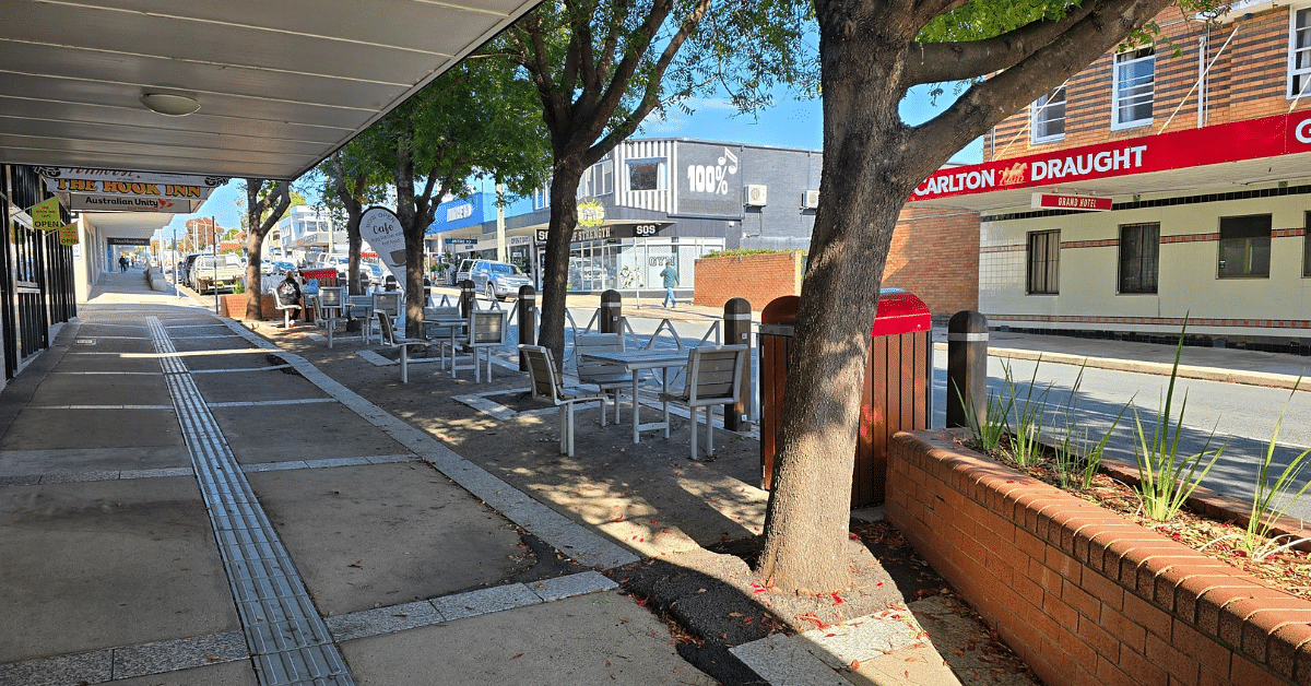 photograph of Auckland street path.