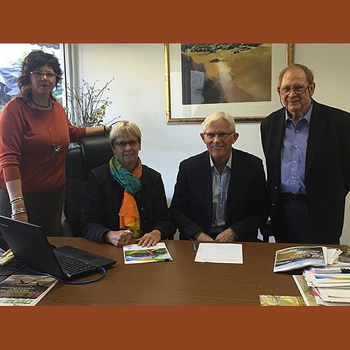 Bega Valley Shire Council General Manager, Leanne Barnes and Mumbulla Foundation Chairperson, Gary Potts (both seated) were joined by Cr Jo Dodds (Mumbulla Foundation Councillor Representative) and Michael Britten (Mumbulla Foundation) for the signing of the new Memorandum of Understanding.