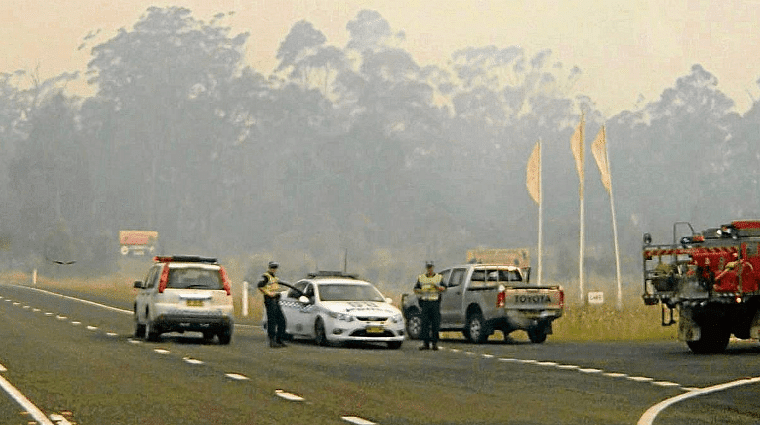 Smoke haze near Potaroo Palace which was saved.