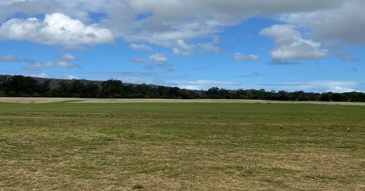 Image: Old Bega Racecourse building.